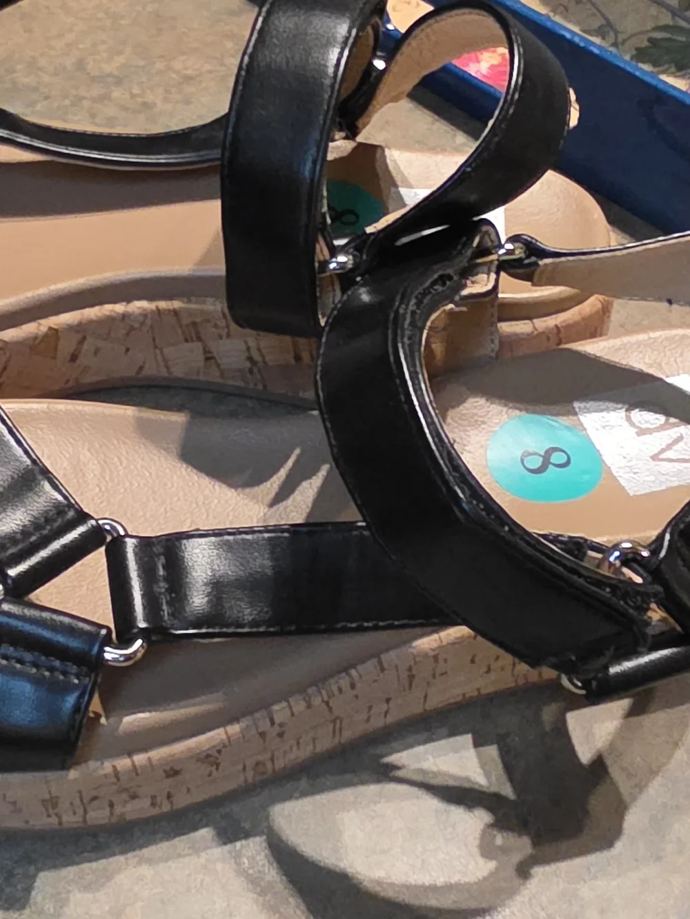DV by Dolce Vita Black T-Strap Sandals SZ 8 NWOT